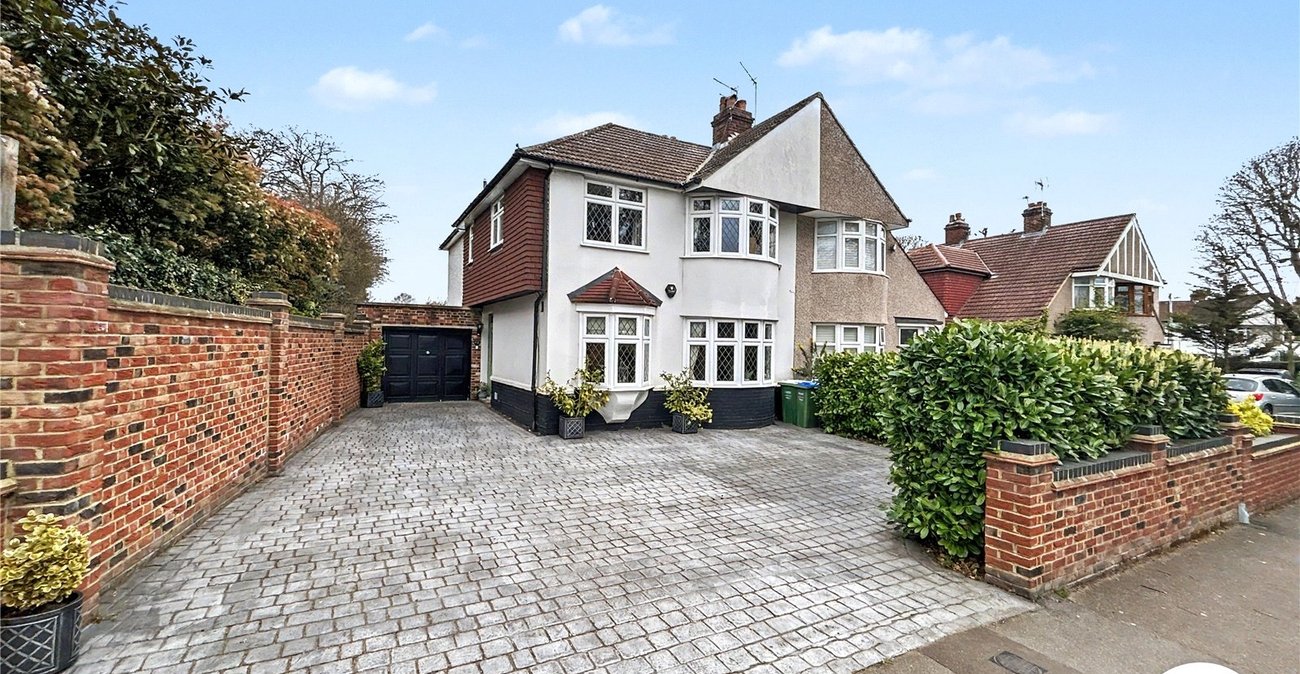 4 bedroom house for sale in Sidcup | Robinson Jackson