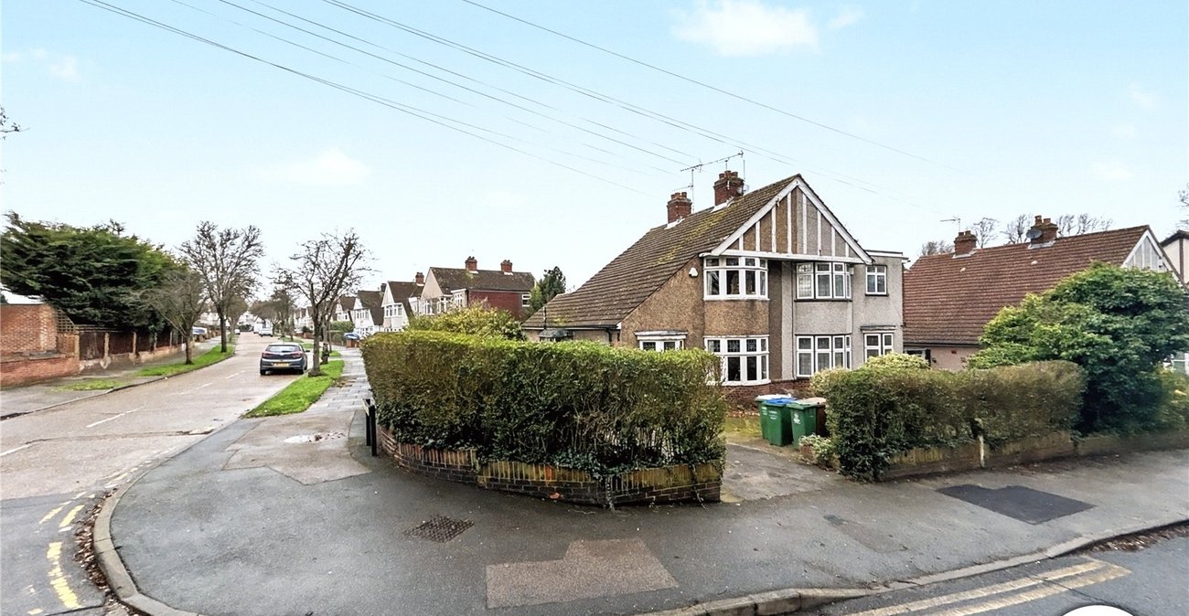 3 bedroom house for sale in Sidcup | Robinson Jackson