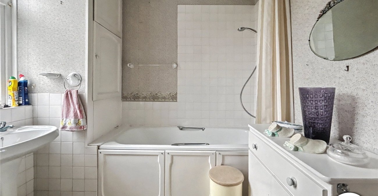 3 bedroom house for sale in Sidcup | Robinson Jackson