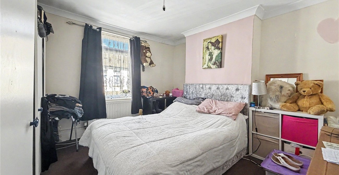 2 bedroom house for sale in Gillingham | Robinson Michael & Jackson