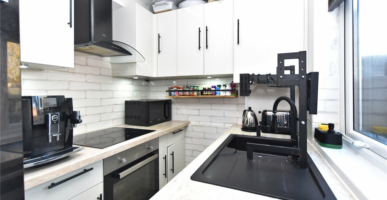 2 bedroom property for sale in Bexleyheath | Robinson Jackson