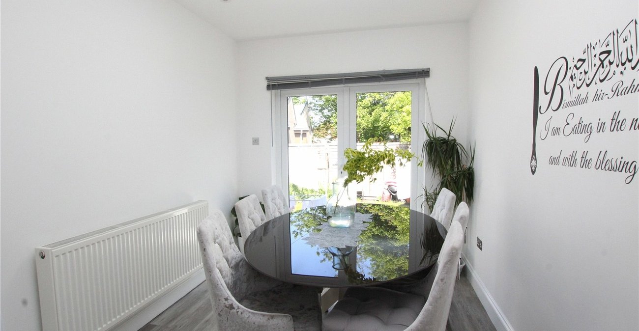 2 bedroom house for sale in Woolwich | Robinson Jackson