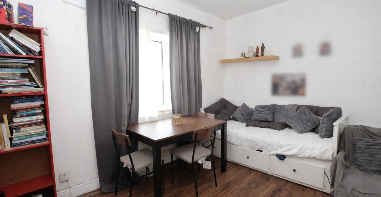 3 bedroom property for sale in Woolwich | Robinson Jackson