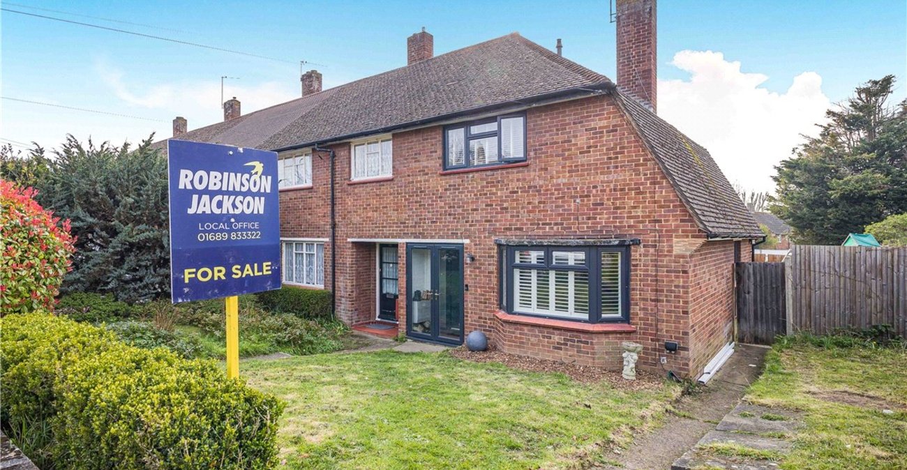 2 bedroom house for sale in St Mary Cray | Robinson Jackson