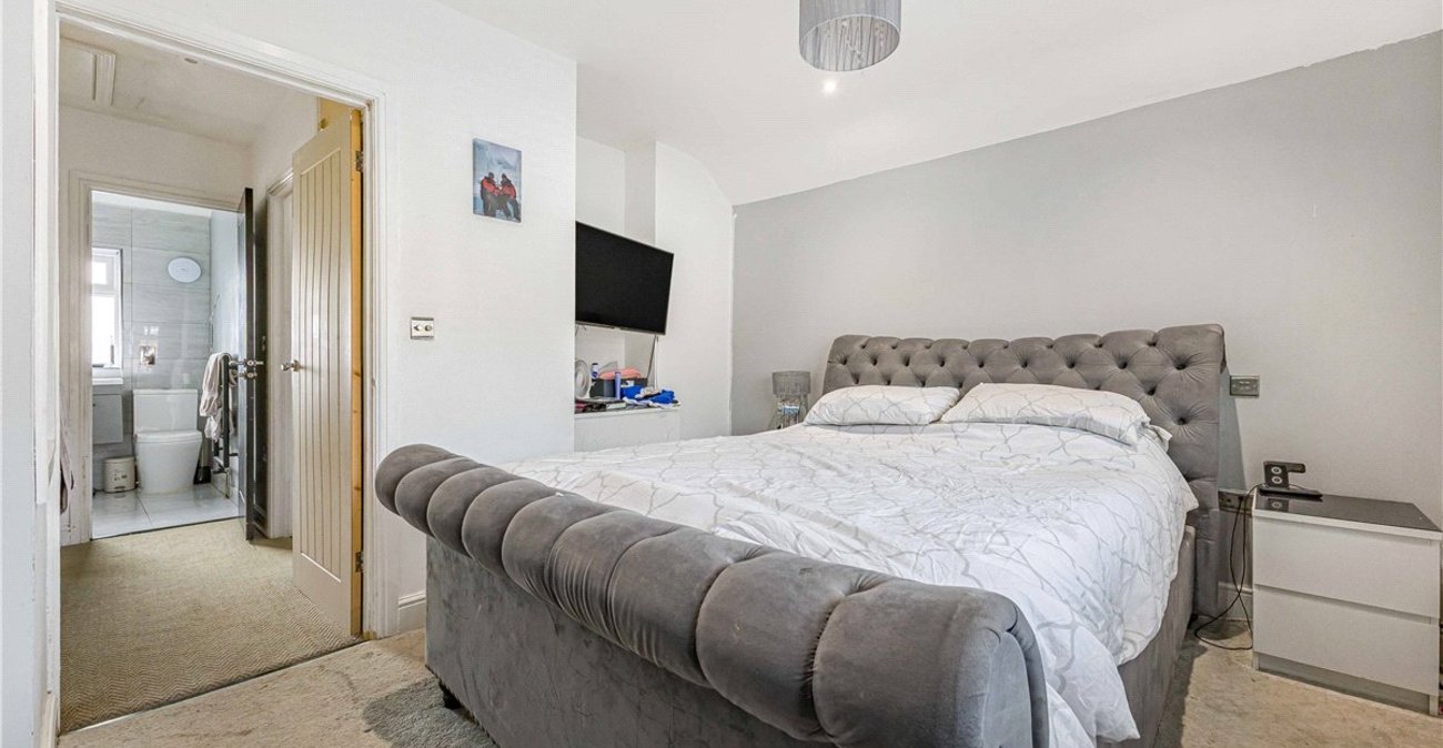 2 bedroom house for sale in St Mary Cray | Robinson Jackson
