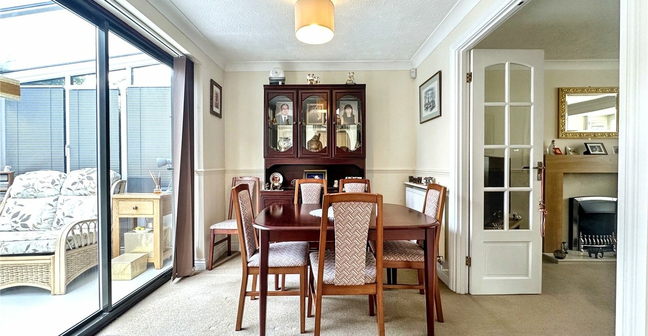 3 bedroom house for sale in Rainham | Robinson Michael & Jackson