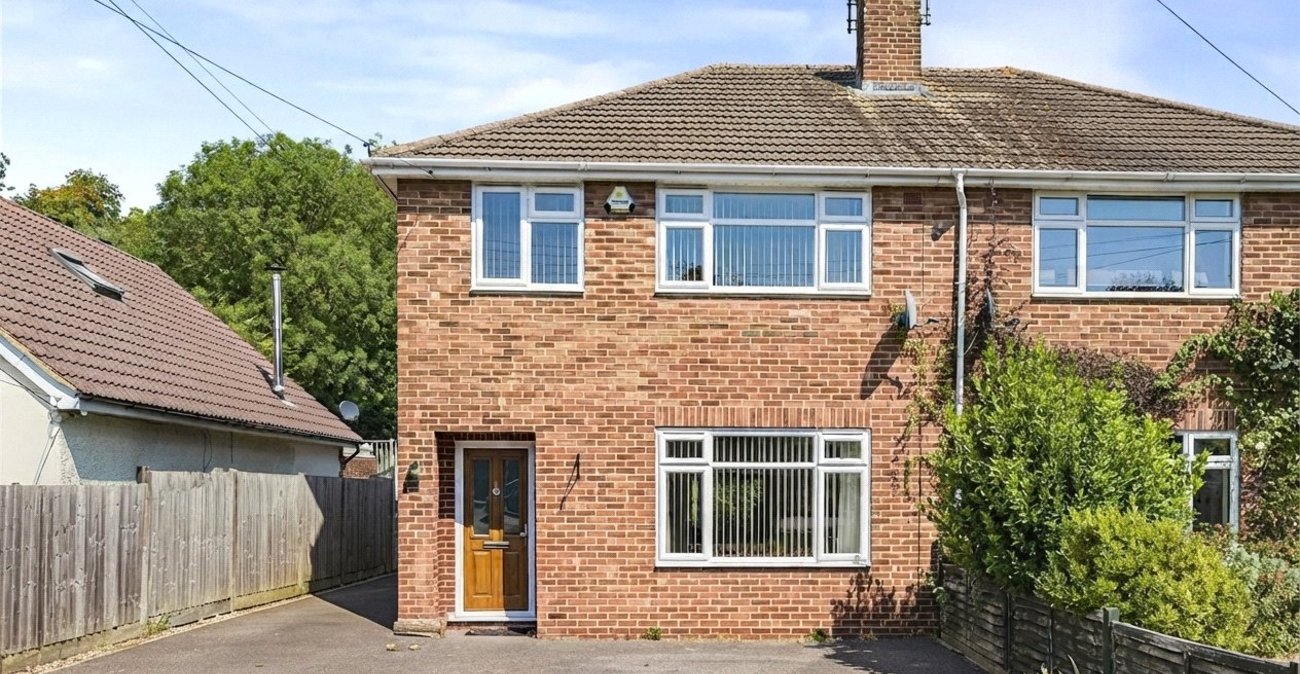 3 bedroom house for sale in Cuxton | Robinson Michael & Jackson