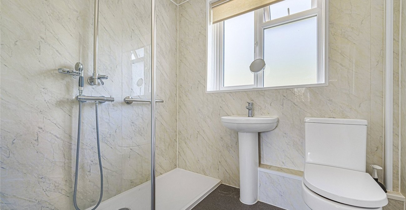 3 bedroom house for sale in Cuxton | Robinson Michael & Jackson