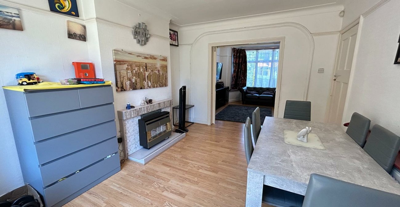 3 bedroom house for sale in Shooters Hill | Robinson Jackson
