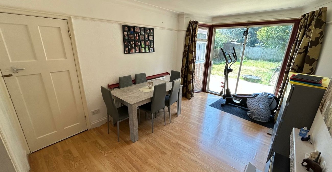 3 bedroom house for sale in Shooters Hill | Robinson Jackson