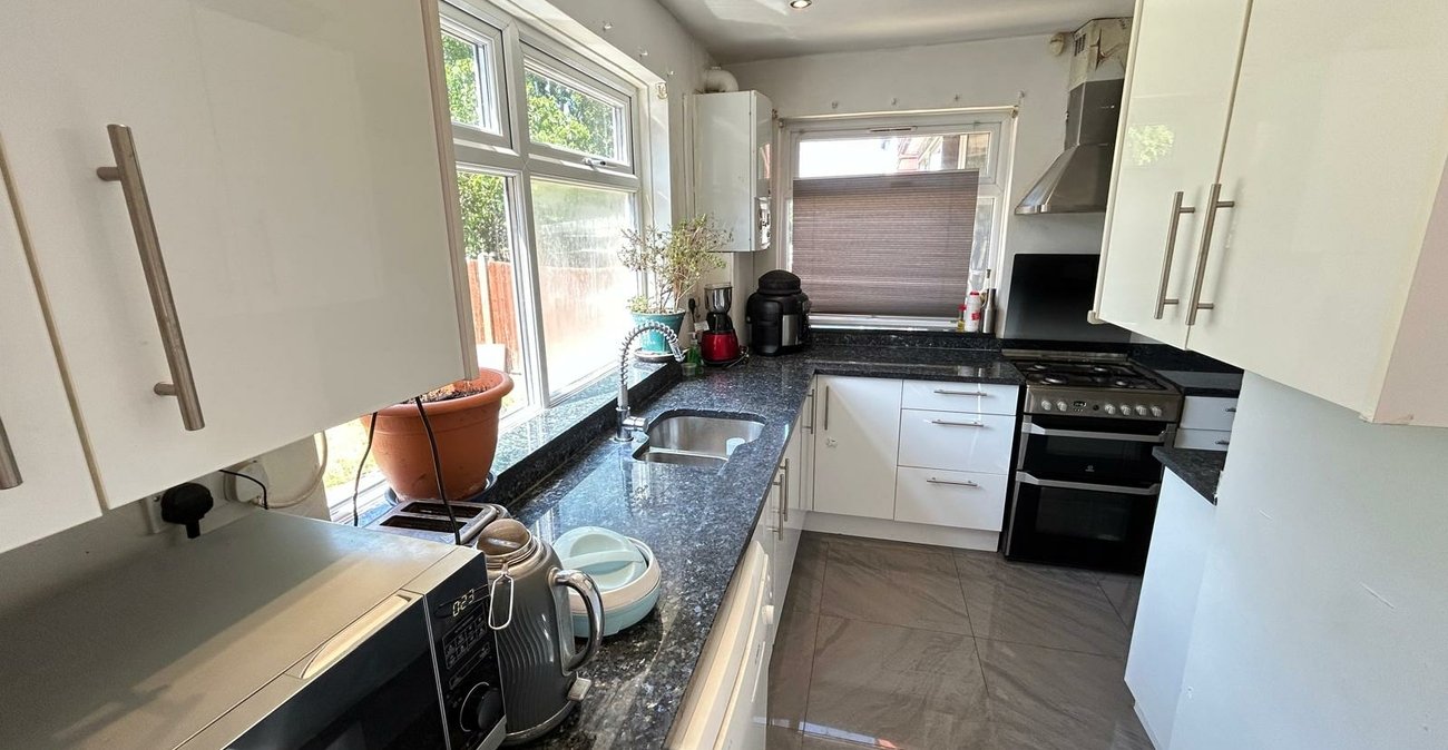 3 bedroom house for sale in Shooters Hill | Robinson Jackson