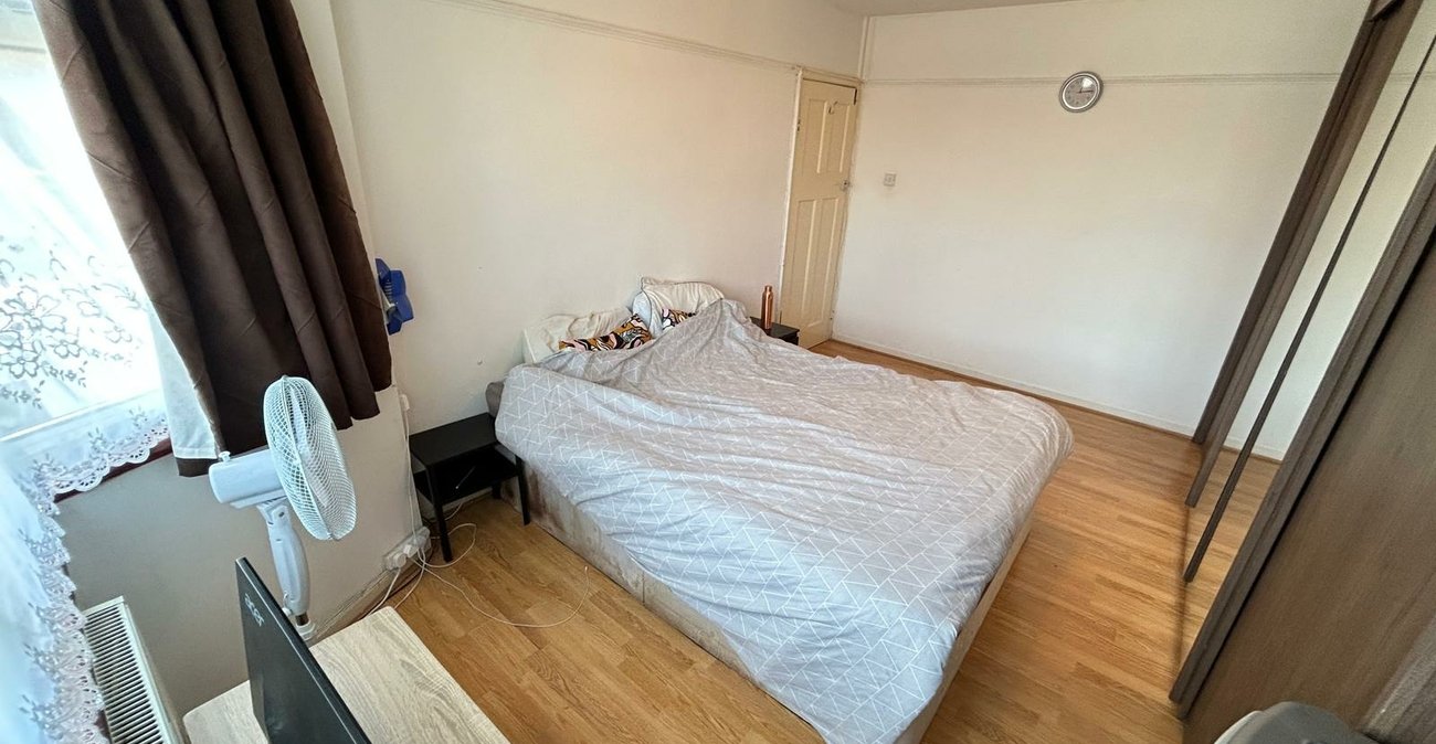 3 bedroom house for sale in Shooters Hill | Robinson Jackson