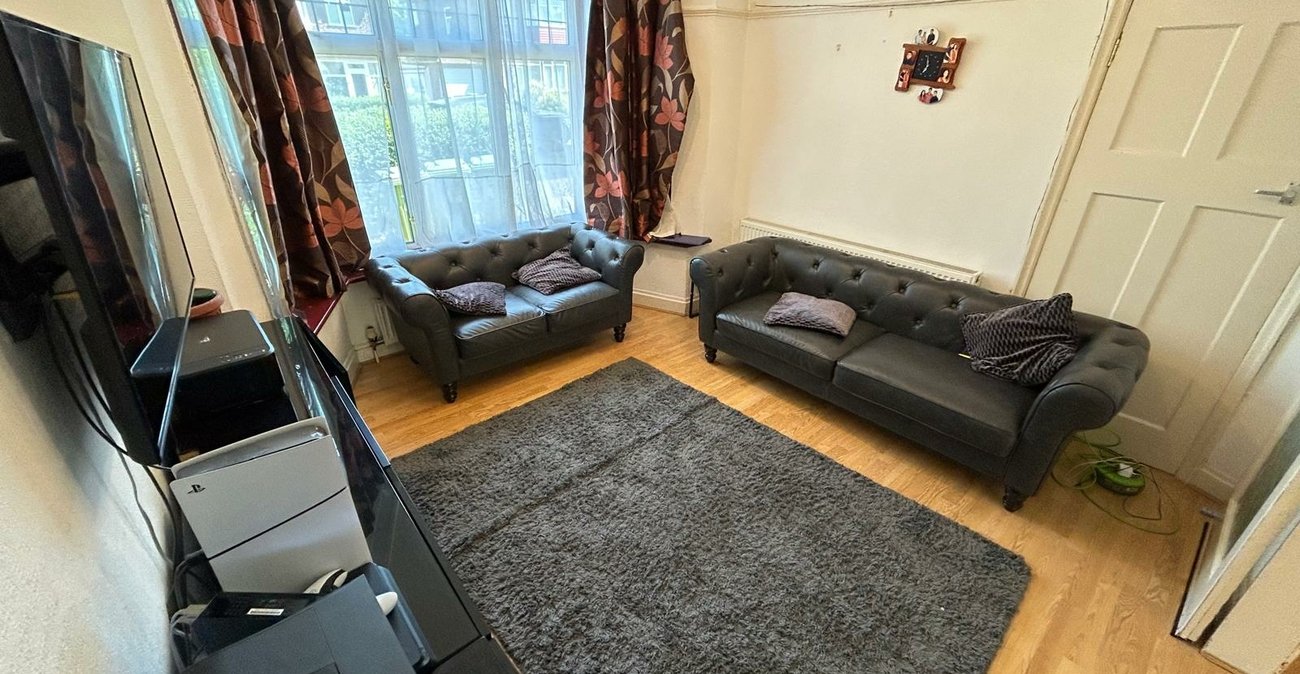 3 bedroom house for sale in Shooters Hill | Robinson Jackson