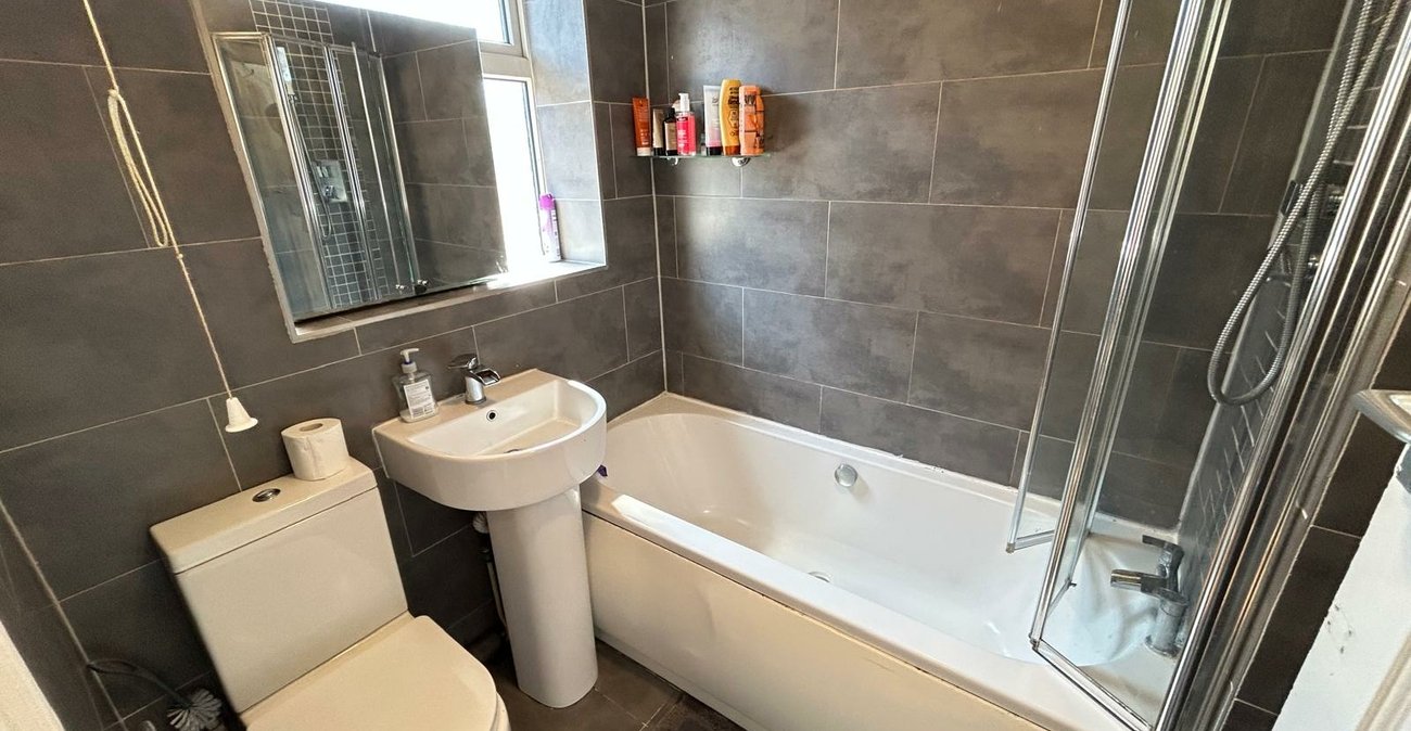3 bedroom house for sale in Shooters Hill | Robinson Jackson