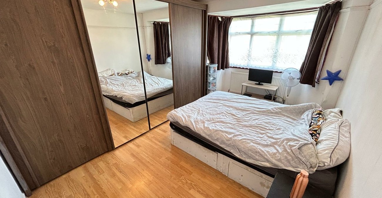 3 bedroom house for sale in Shooters Hill | Robinson Jackson