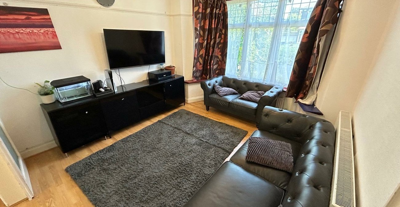 3 bedroom house for sale in Shooters Hill | Robinson Jackson