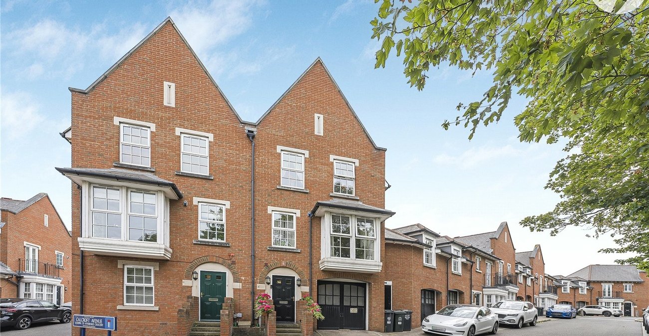 4 bedroom property for sale in Greenhithe | Robinson Jackson