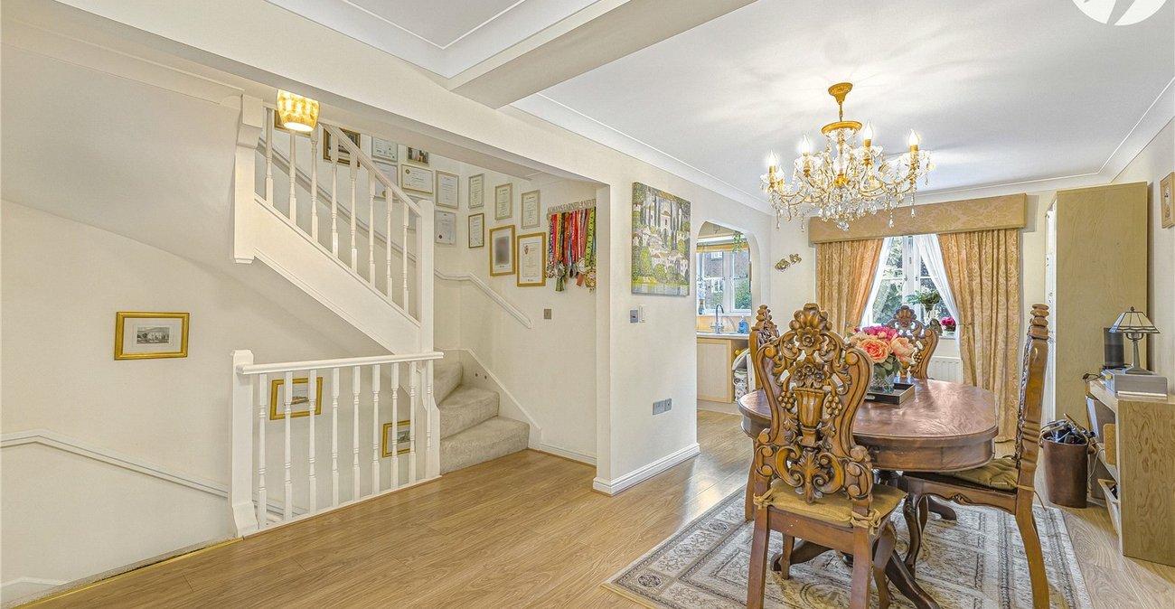 4 bedroom property for sale in Greenhithe | Robinson Jackson