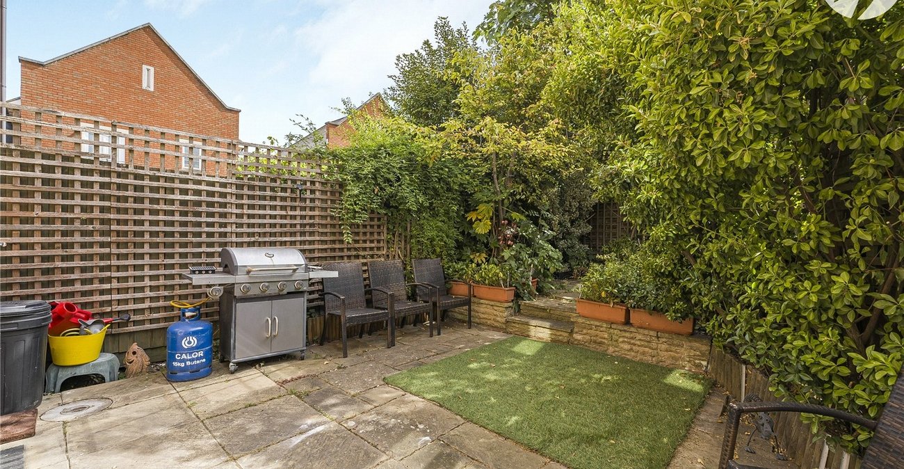 4 bedroom property for sale in Greenhithe | Robinson Jackson
