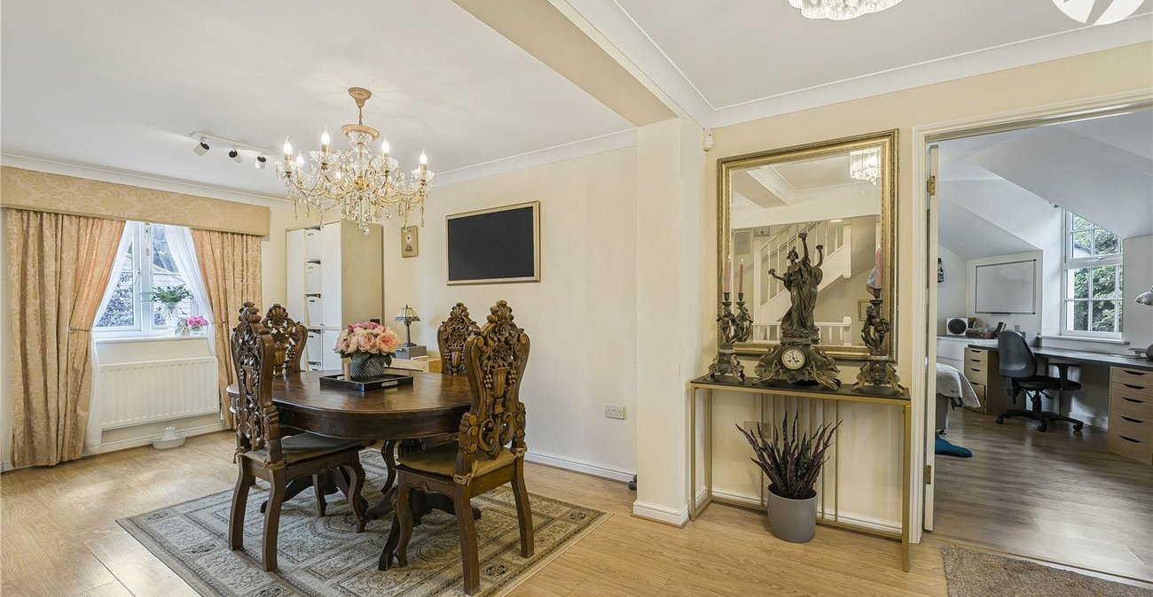 4 bedroom property for sale in Greenhithe | Robinson Jackson