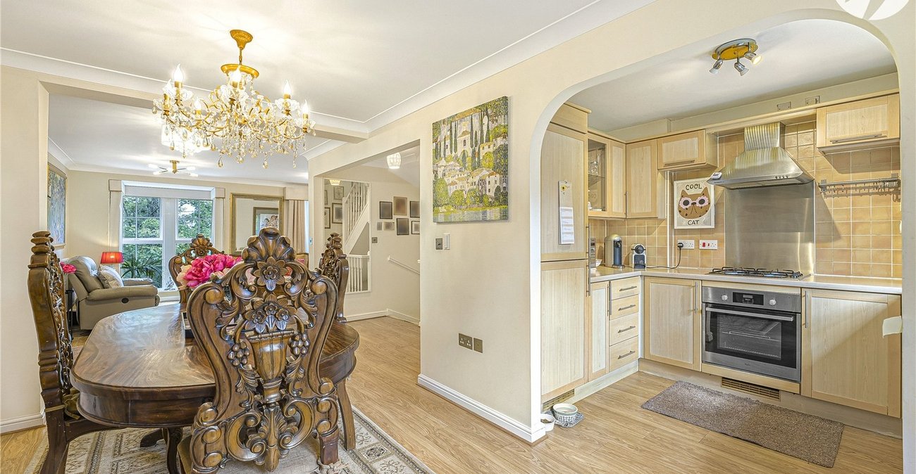 4 bedroom property for sale in Greenhithe | Robinson Jackson