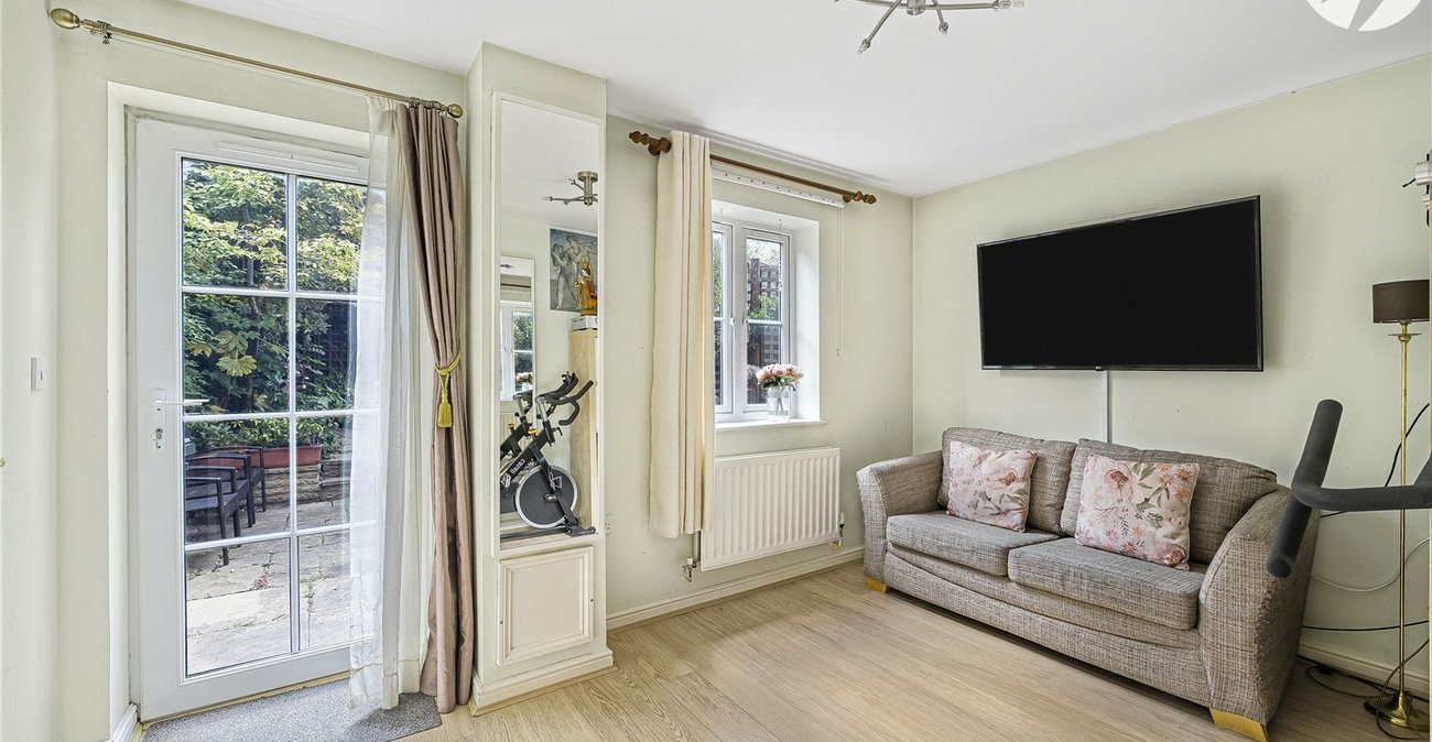 4 bedroom property for sale in Greenhithe | Robinson Jackson