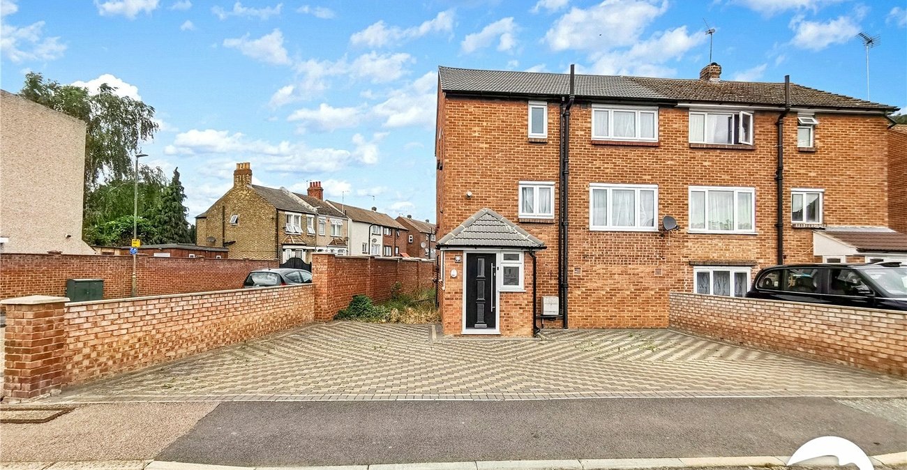 3 bedroom property for sale in Belvedere | Robinson Jackson