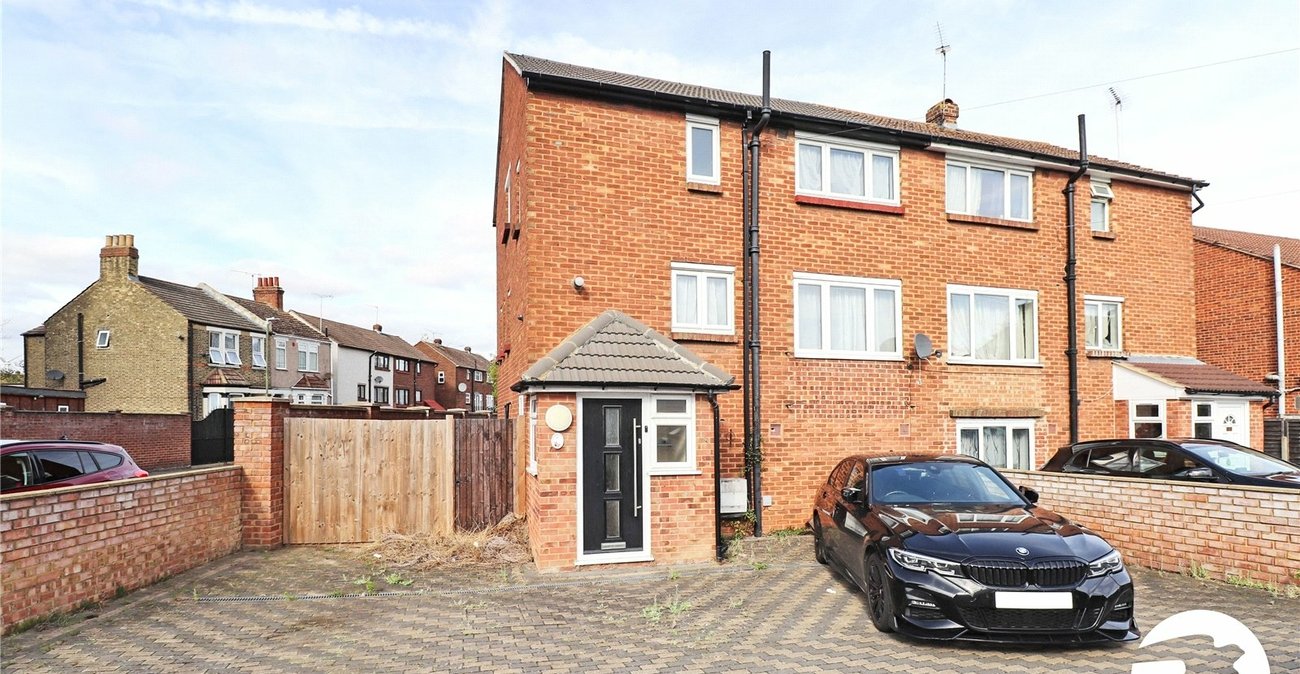 3 bedroom property for sale in Belvedere | Robinson Jackson