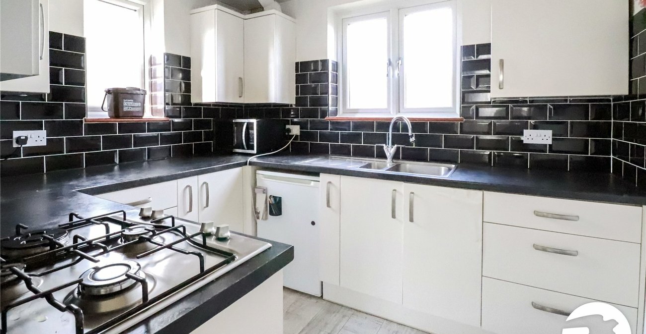 3 bedroom property for sale in Belvedere | Robinson Jackson