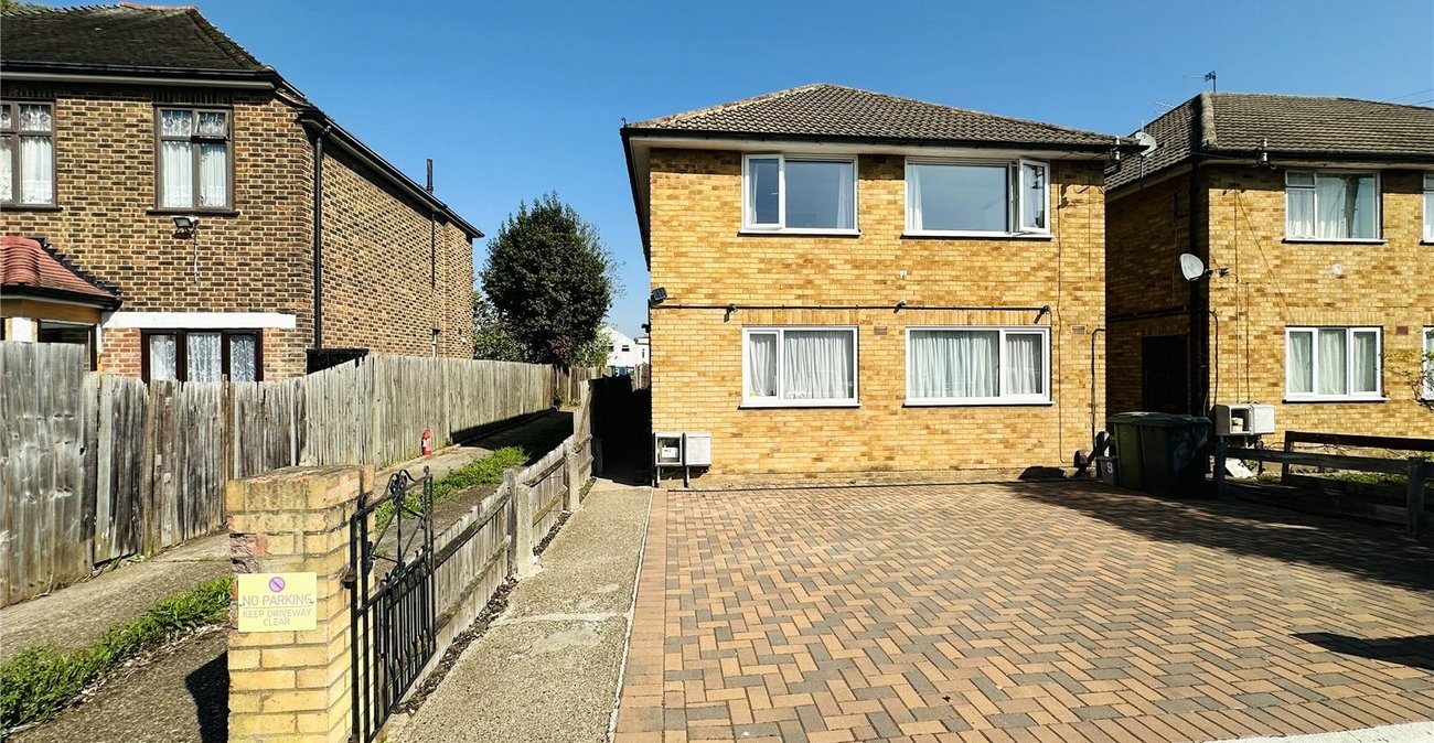 2 bedroom property for sale in Catford | Robinson Jackson