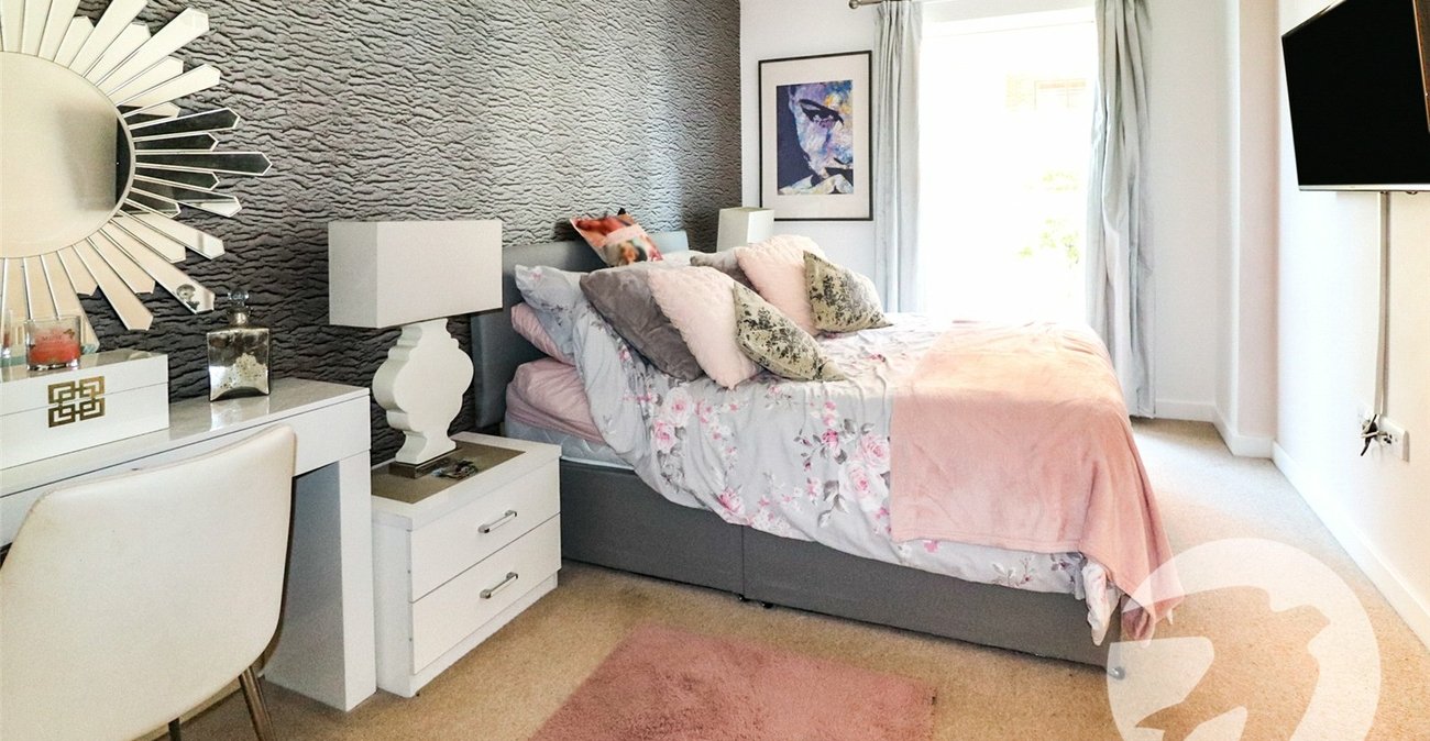 2 bedroom property for sale in Erith | Robinson Jackson