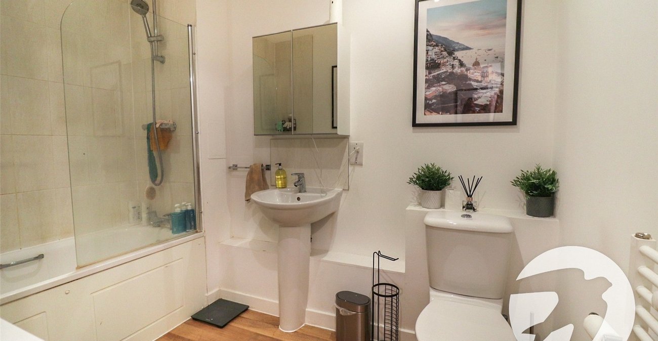 2 bedroom property for sale in Erith | Robinson Jackson