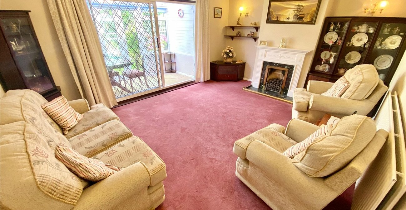 2 bedroom bungalow for sale in Sidcup | Robinson Jackson