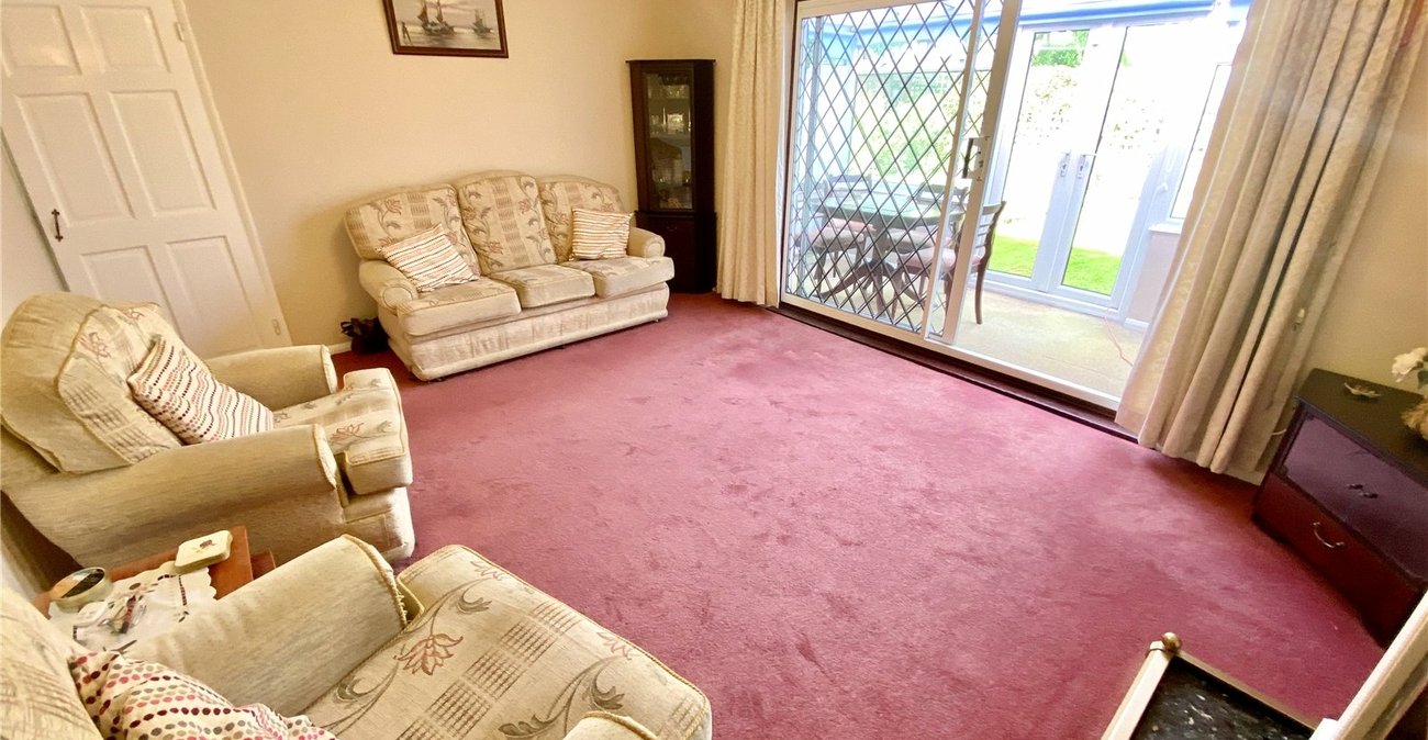 2 bedroom bungalow for sale in Sidcup | Robinson Jackson