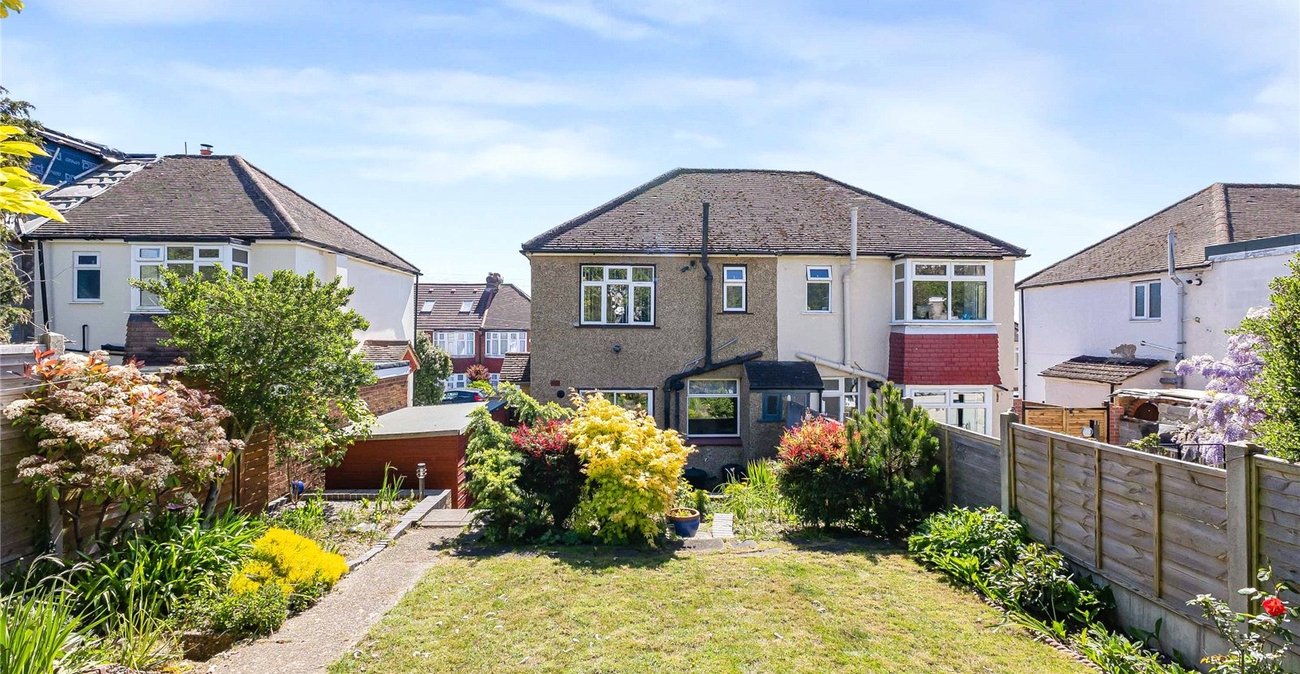 2 bedroom house for sale in Rochester | Robinson Michael & Jackson