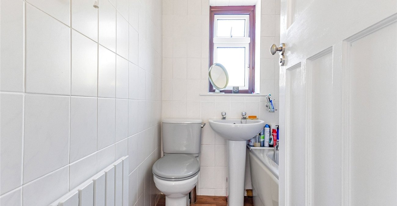 2 bedroom house for sale in Rochester | Robinson Michael & Jackson
