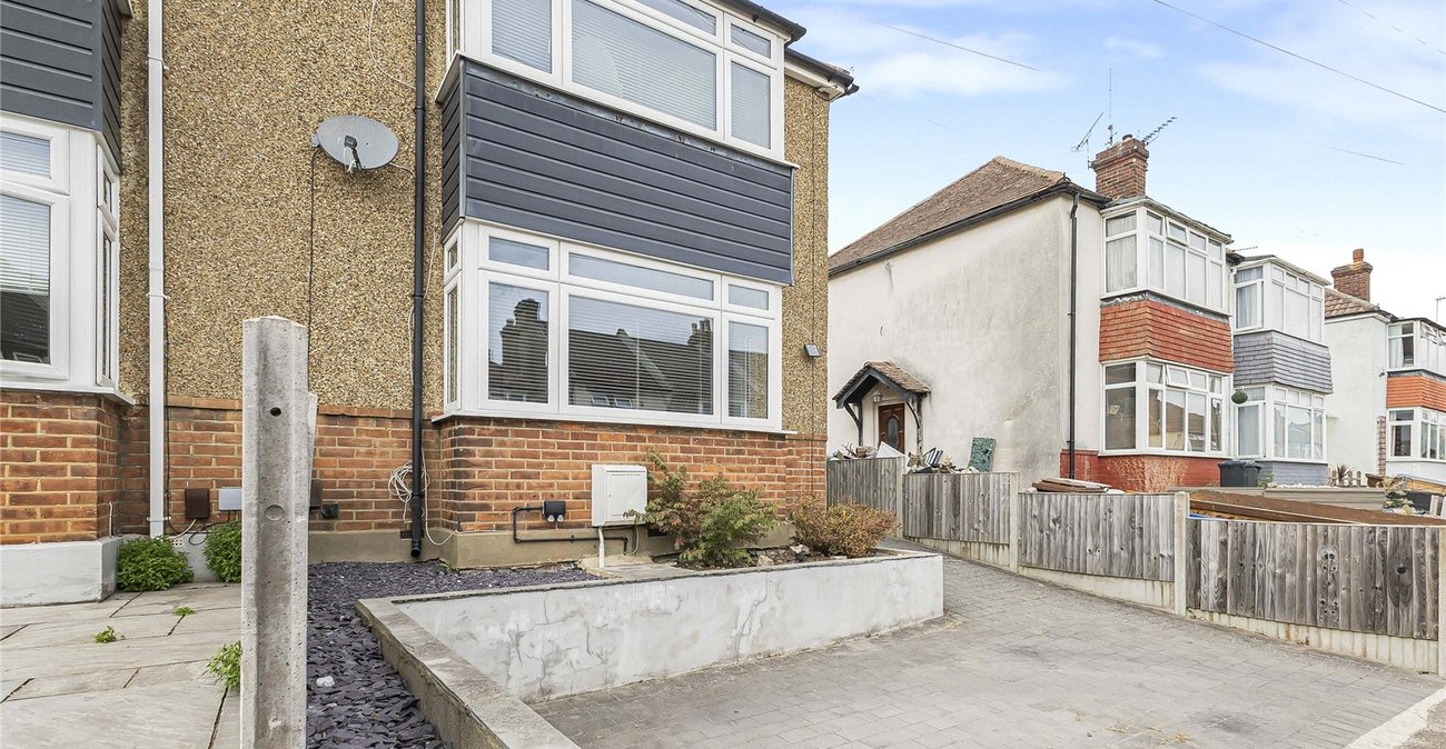 2 bedroom house for sale in Rochester | Robinson Michael & Jackson