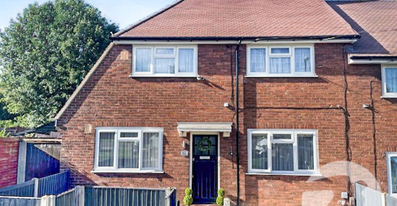 2 bedroom property for sale in Eltham | Robinson Jackson