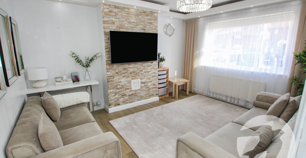 2 bedroom property for sale in Eltham | Robinson Jackson