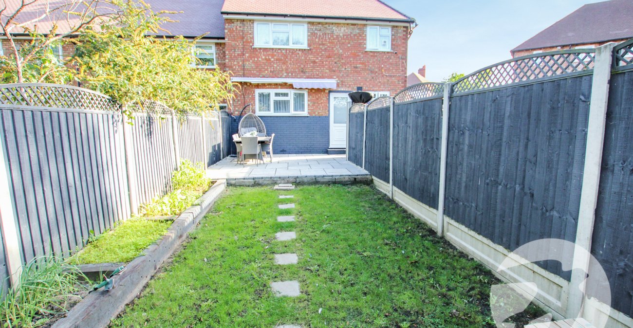 2 bedroom property for sale in Eltham | Robinson Jackson