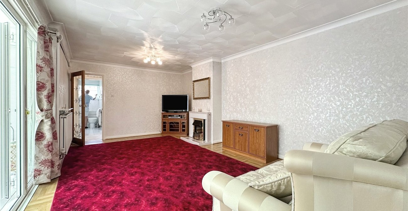 2 bedroom bungalow for sale in Rainham | Robinson Michael & Jackson