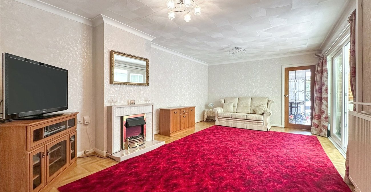 2 bedroom bungalow for sale in Rainham | Robinson Michael & Jackson