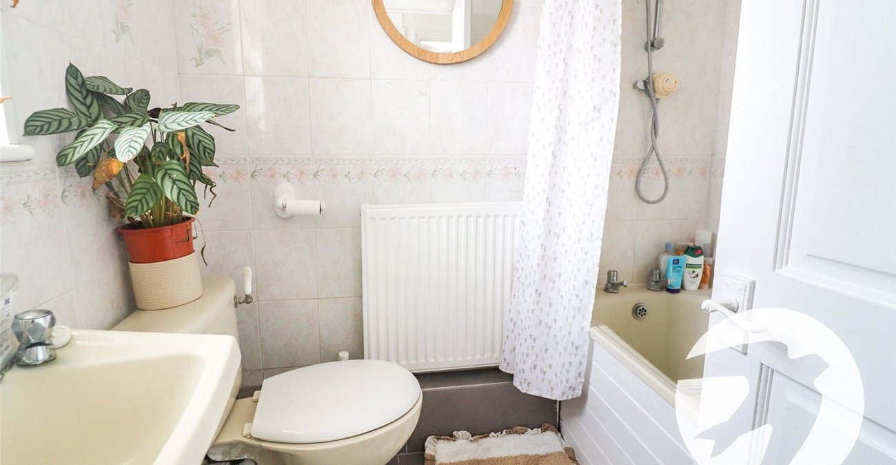 2 bedroom property for sale in Erith | Robinson Jackson