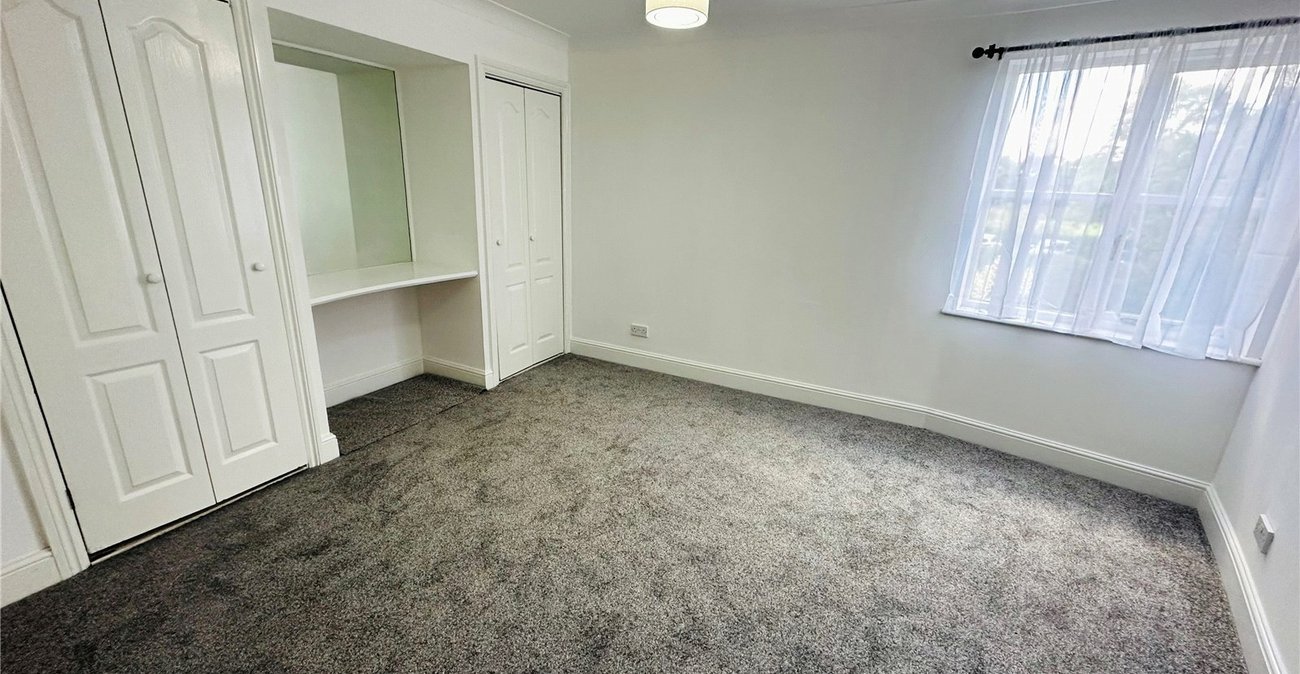 2 bedroom property for sale in London | Robinson Jackson