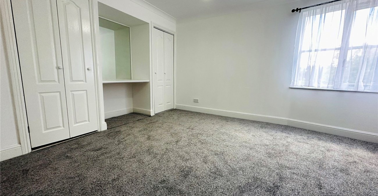 2 bedroom property for sale in London | Robinson Jackson