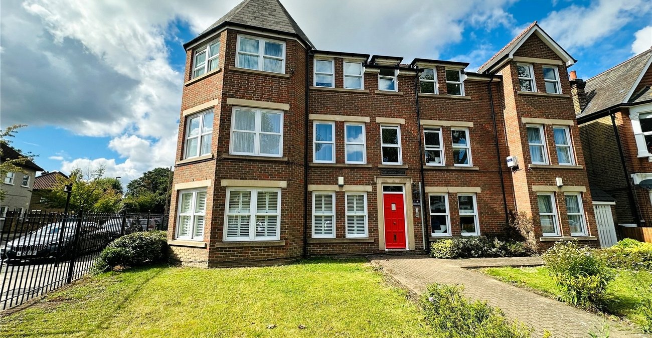 2 bedroom property for sale in London | Robinson Jackson