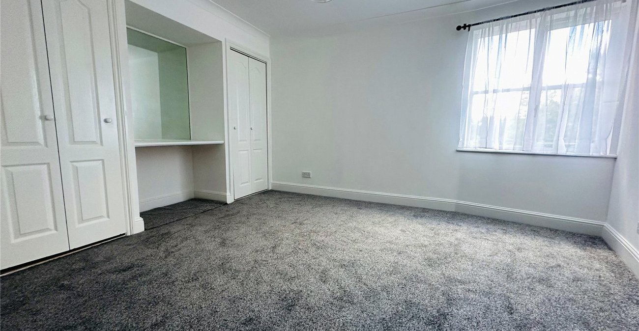 2 bedroom property for sale in London | Robinson Jackson