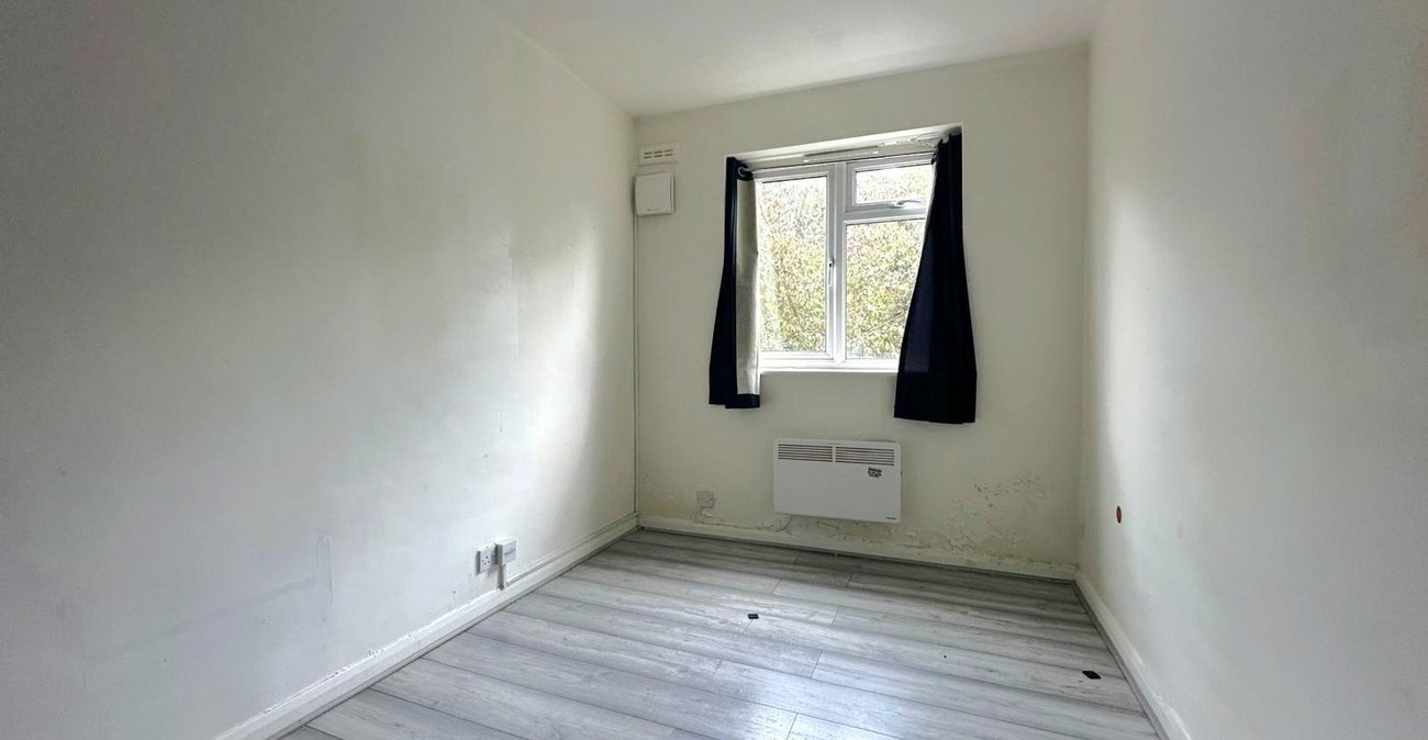 2 bedroom property for sale in London | Robinson Jackson