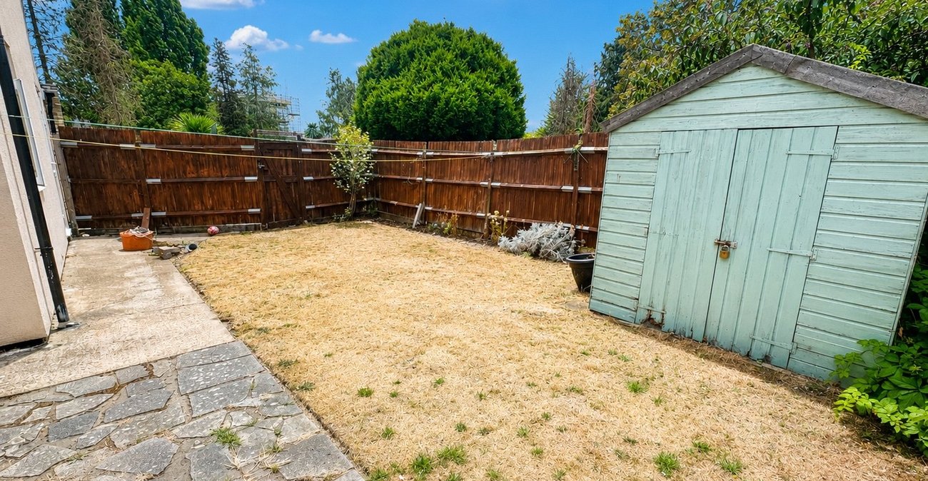 2 bedroom property for sale in London | Robinson Jackson