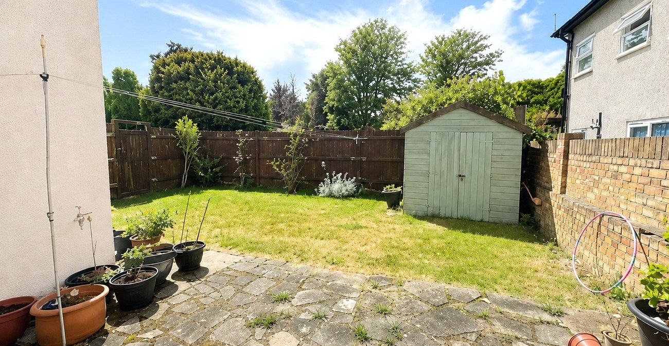 2 bedroom property for sale in London | Robinson Jackson